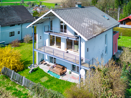 Viel Platz für Familien in Atterseenähe mit Blick auf das Höllengebirge und den Traunstein!