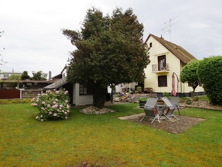 Kleines Einfamilienhaus mit herrlichem Garten