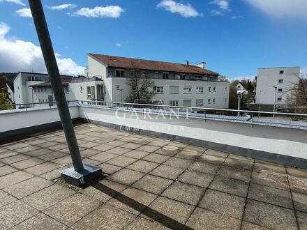 Besondere Maisonette-Wohnung mit großer Dachterrasse u. Aufzug in zentraler Lage von Leinfelden!