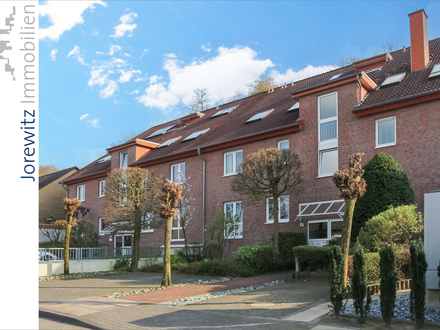 Waldhanglage Bi-Stieghorst: 2,5 Zimmer-Dachgeschosswohnung mit 2 Loggien, Einbauküche und Fernblick