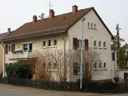 * Rarität! * Dreifamilienhaus mit Ausbaureserve im Dach * großes Grundstück *
