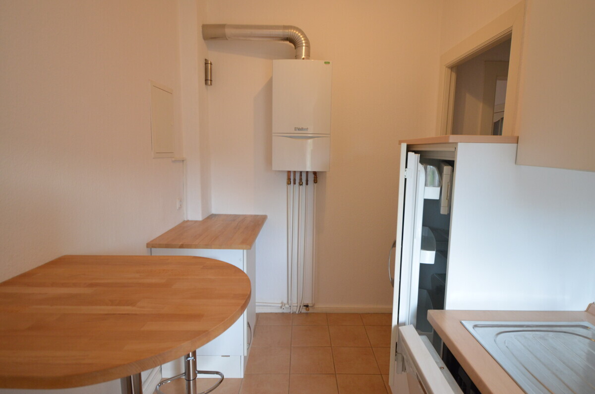 Gete: Gemütliche 2 Zi.-DG-Wohnung in stilvollem Altbremer Haus, mit EBK, Dielenboden- Schwachhausen - Photo 2
