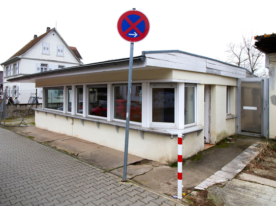 Baugrundstück mit einem Ausstellungsgebäude in Seeheim-Jugenheim