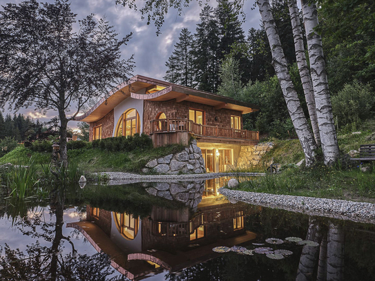 Einzigartiges Anwesen in Toplage mit Blick auf den Schwarzsee