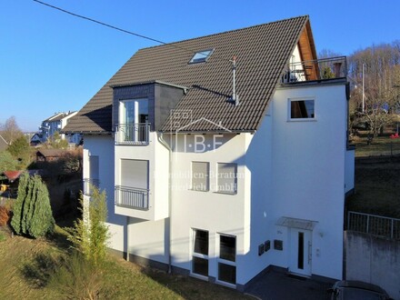 Gepflegte Eigentumswohnung mit Balkon, Terrasse und Garage in Siegen-Kaan Marienborn