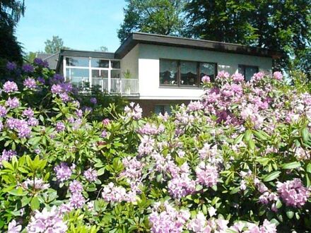 Großzügiges Einfamilienhaus in sehr beliebter Wohnlage auf Hanggrundstück