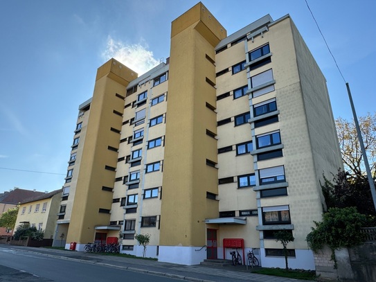 Ideal für Studenten: 3-Zimmer-Wohnung mit Balkon in BA - Nähe Feki