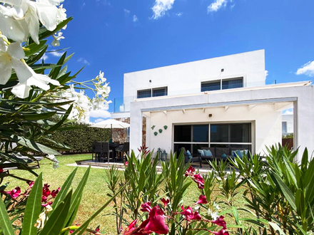 TOP ANGEBOT: MODERNE UND HOCHWERTIG MÖBLIERTE VILLA IN SA RAPITA, IN STRANDNÄHE VON ES TRENC!