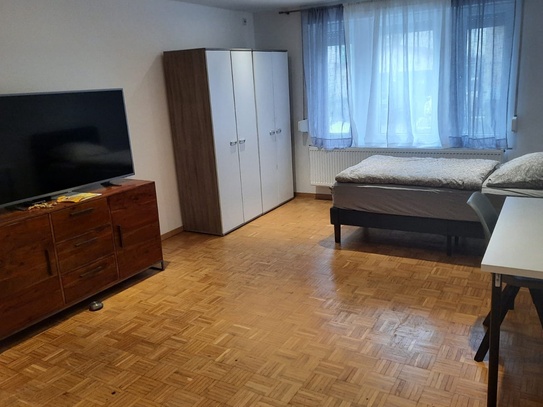 WG Zimmer mit Internet, TV, Gästeküche, Etagendusche/Wc und Waschmaschine