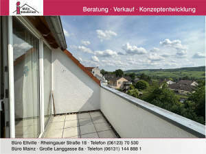 Großzügige, sehr gepflegte Maisonette-Wohnung mit traumhaftem Blick und sonniger Loggia