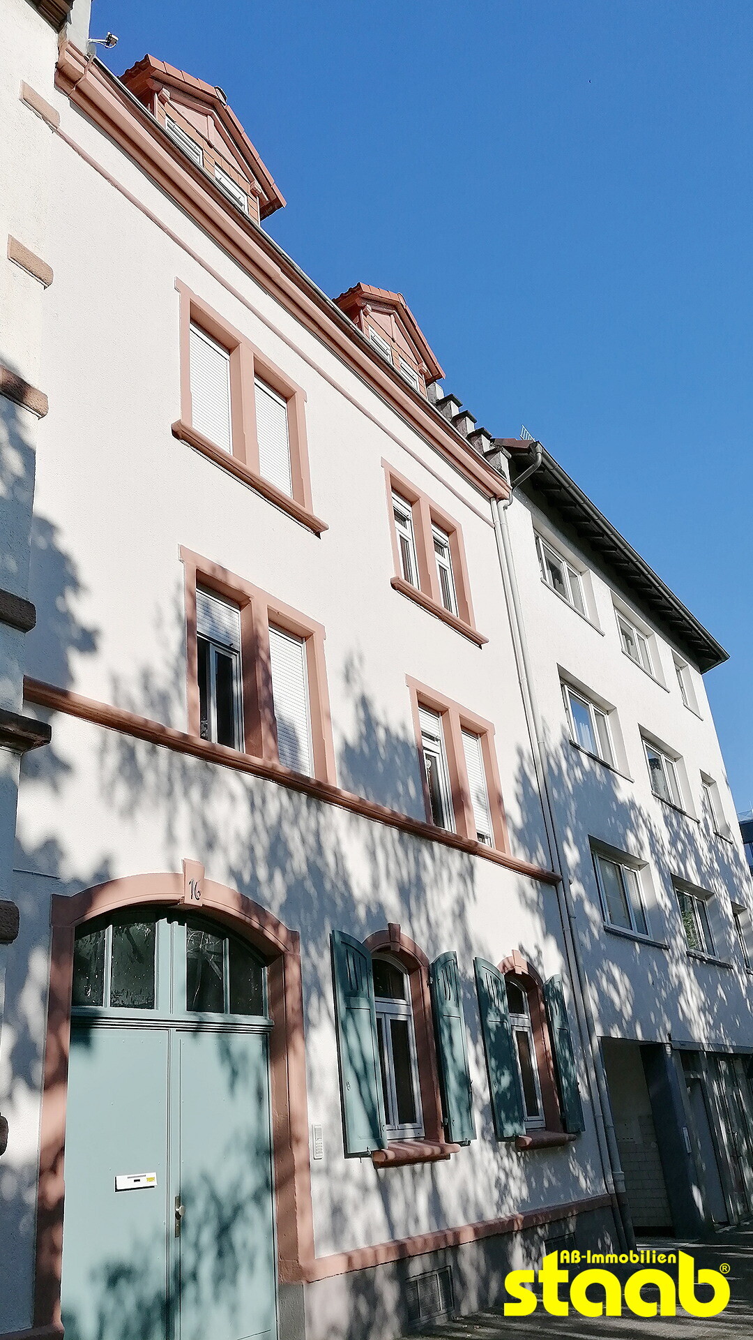                                                               GER&Auml;UMIGE ALTBAU-MAISONETTE MIT 4 ZIMMERN *** ZENTRAL / DAMM-ASCHAFFENBURG                                                       in Damm (Aschaffenburg)