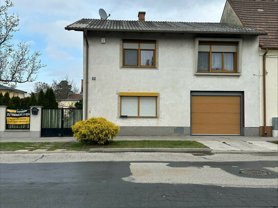 Wunderschönes Einfamilienhaus mit Baugrund für zwei baubewilligte Einfamilienhäuser im Stadtzentrum Wiener Neustadt!