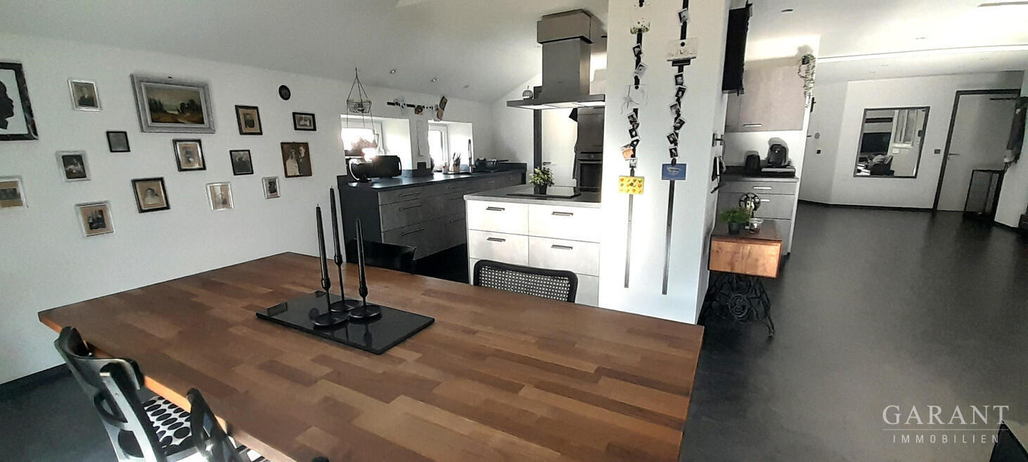 * Modernisiertes Zweifamilienhaus mit großem Grundstück * – 88527 Unlingen, 88527 Unlingen – Vorschaubild 2