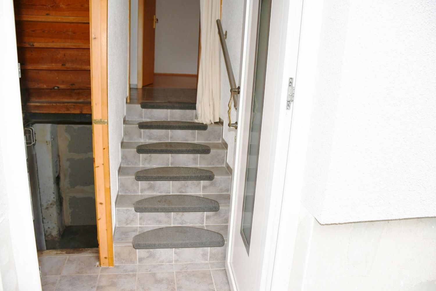 Gemütliches Einfamilienhaus mit Option zur weiteren Bebauung, in angenehmer ruhiger Wohnlage von Groß-Bieberau – 64401 Groß-Bieberau, 64401 Groß-Bieberau – Vorschaubild 2