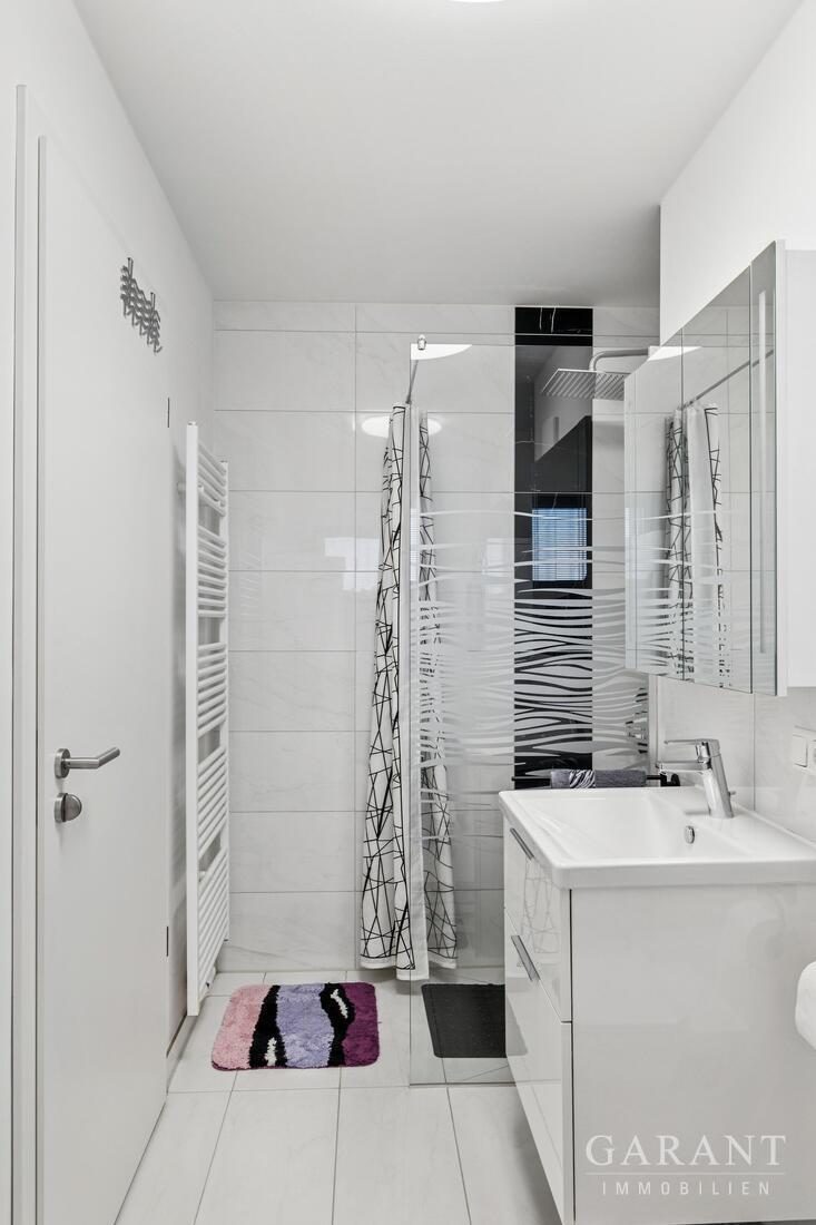 Ein Zuhause zum Wohlfühlen: Moderne 2 Zimmer-Wohnung mit sonniger Terrasse und kleinem Garten! – 86165 Augsburg, 86165 Augsburg – Vorschaubild 7