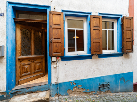 Reihenendhaus in historischem Binger Gässchen