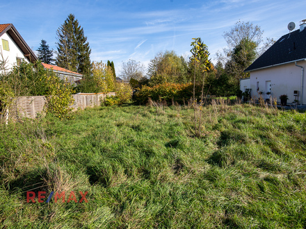 Schönes Grundstück für Ihr neues Eigenheim in liebevoller Umgebung