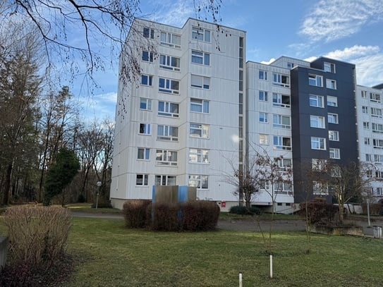 Lichtdurchflutete 3,5 ZKB Wohnung mit Balkon in ruhiger Lage von Ottobrunn