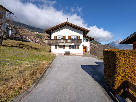 Tiroler Idylle pur: Haus mit großem Grundstück – Ideal für Gartenliebhaber und Selbstversorger