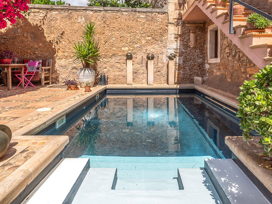 Erstaunliches Stadthaus mit Bodega und Pool in Felanitx