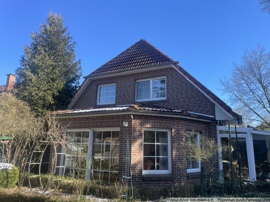 Einfamilienhaus mit Garage, Carport und Wintergarten in Bad Zwischenahn/ Ohrwege