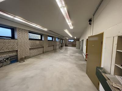 GEWERBEFLÄCHE VON 200 M², BODENHEIZUNG