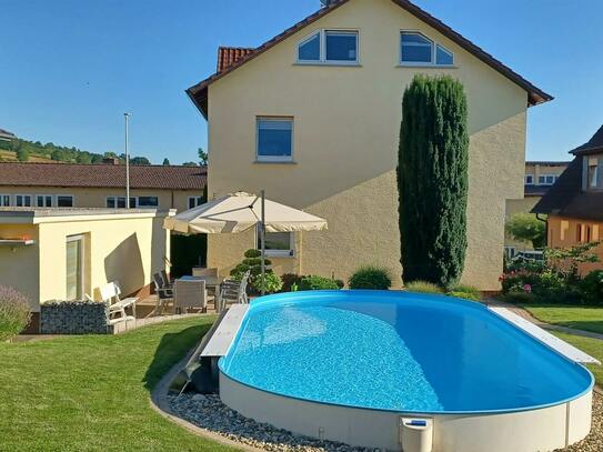 Traumhaus mit Pool in guter Lage