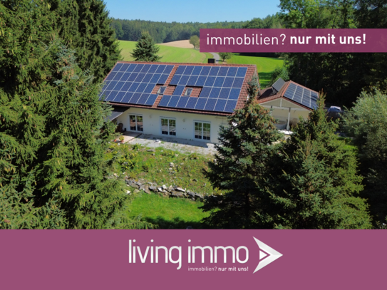 Einfamilienhaus mit idyllischem 2.667 qm großem Grundstück, PV-Anlage & viel Potenzial in Iggensbach