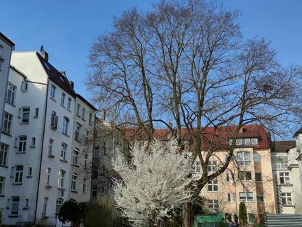 RENTABLE, MODERNISIERTE UND WG-TAUGLICHE 3-ZIMMER-WOHNUNG IN DER BELIEBTEN WESTSTADT