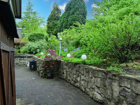 Gelenskirchen Bulmke-Hüllen | Raumwunder mit eigenem Garten, Terrasse und Tiefgaragenstellplatz