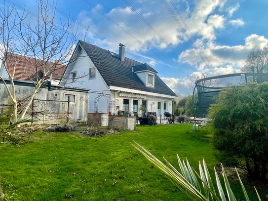 Viel Licht, viel Natur - Schönes Einfamilienhaus auf großem Grundstück in Bielefeld Altenhagen