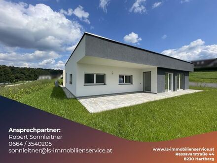 Dieser barrierefreie Bungalow mit ca. 133m2 Nettowohnfläche steht unweit der Bezirkshauptstadt Hartberg in einer kleine…