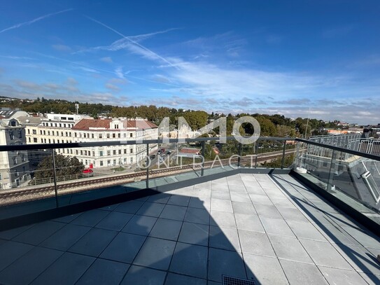 Herrliche DG Wohnung mit großflächiger Dachterrasse und freiem Blick! PROVISIONSFREI!