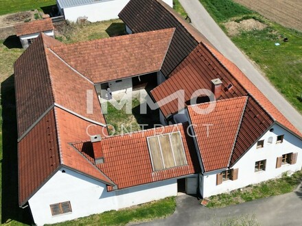KLASSIKER! - Historischer Vierkanthof mit einzigartigem Innenhof – Ihr Freiluft-Wohnzimmer wartet!