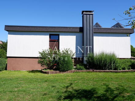 Ländlicher Bungalow mit einem weitläufigen Grundstück
