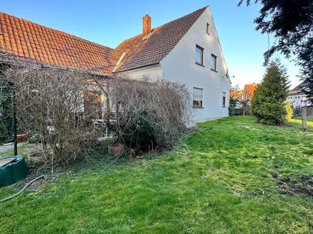- Sanierungsbedürftiges Einfamilienhaus mit großem Garten in Vlotho-Uffeln zu verkaufen! -