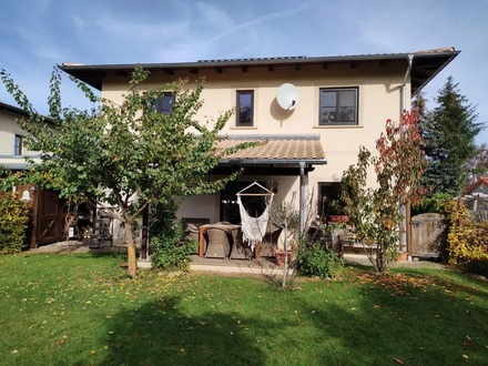 Freistehendes massiv erbautes Einfamilienhaus, neuwertig, mediterraner Baustil, hochwertige Ausstattungen, Terrasse, Ga…