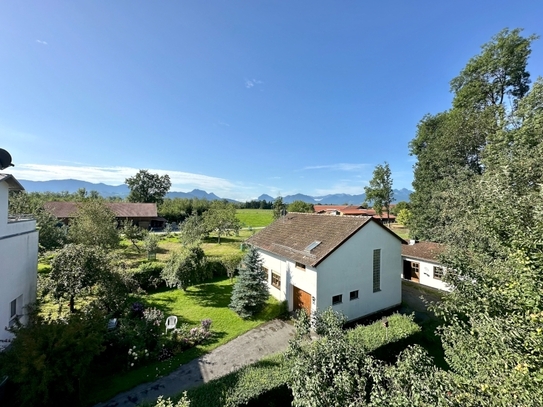 Attraktive und ruhig gelegene 3,5-Zimmer Wohnung mit Garage und herrlichen Ausblick!