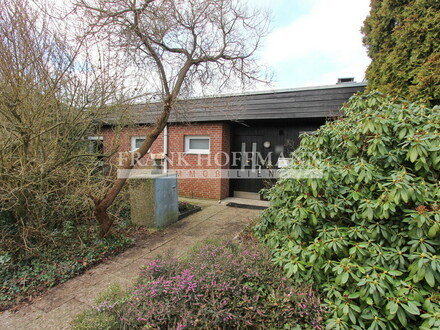 GUT GESCHNITTENER ATRIUM-BUNGALOW MIT GARAGE IN HENSTEDT--ULZBURG