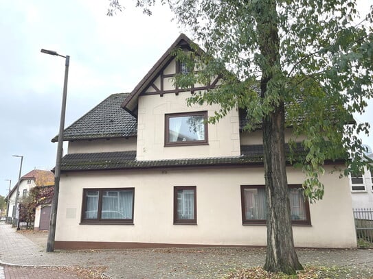 PURNHAGEN-IMMOBILIEN - Bremen-Blumenthal - großzügiges Wohnhaus mit Halle in zentraler Lage