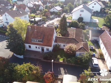 BERK Immobilien - besonderes Wohnensemble: Bungalow & ZFH in bester Lage von Großostheim