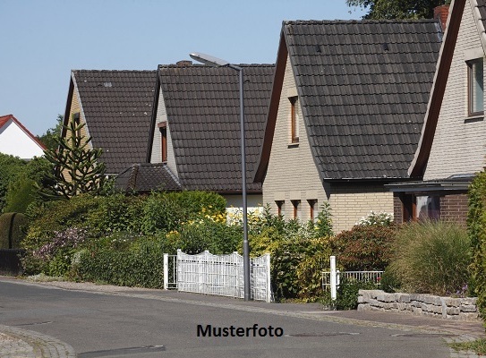 Freistehendes Einfamilienhaus mit Carport - provisionsfrei