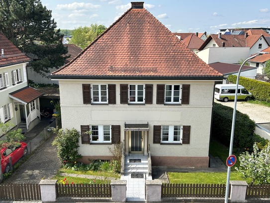 Kleine Stadtvilla in ruhiger und dennoch zentraler Lage von Dingolfing