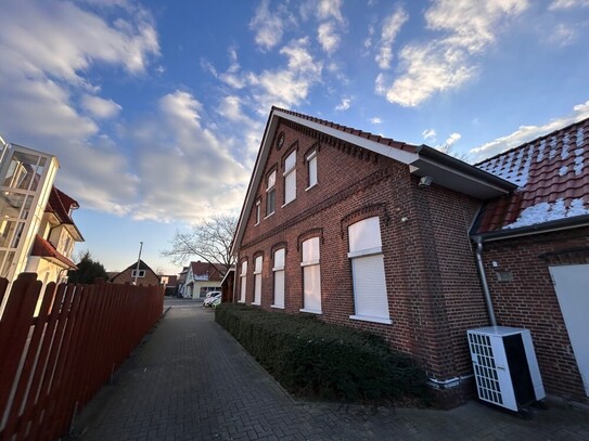 Historische Schule mit modernen Wohn- & Gewerbeeinheiten in Oldenburg
