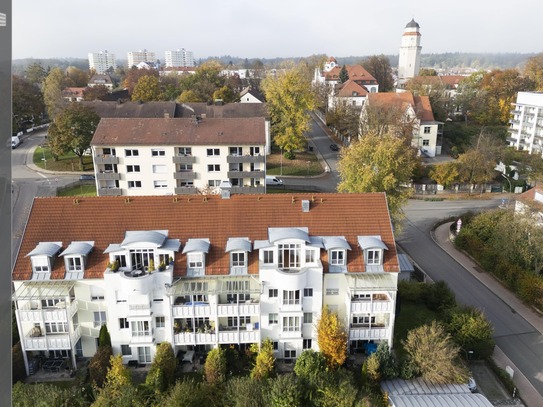 Bezugsfreie 3-Zi-Dachterrassenwohnung mit tollem Ausblick, Lift, 2,50 m Deckenhöhe und TG-Stellplatz