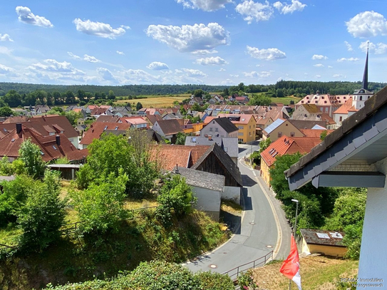 Großes 2-Familienhaus mit viel Potential, Einliegerwohnung, Nebengebäuden und großem Grundstück.