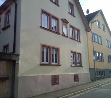 Wohnhaus mit Garten, Nebengebäude und großer Scheune in 97239 Aub-Baldersheim, 34 Min. bis Würzburg (ID 10378)