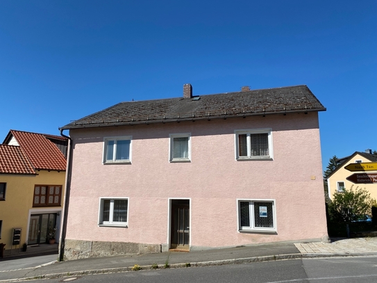 Zweifamilienhaus in zentraler Lage mit Dachterrasse