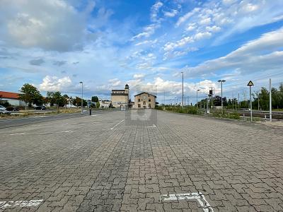 50 PARKPLÄTZE - SEHR GROßER GEWERBEKOMPLEX