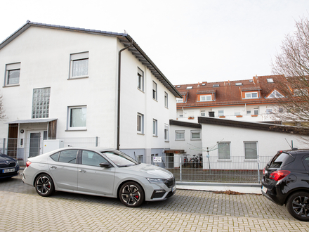 Eine interessante Kapitalanlage - Reizvolles Mehrfamilienhaus mit Halle in Taunusstein-Wehen!